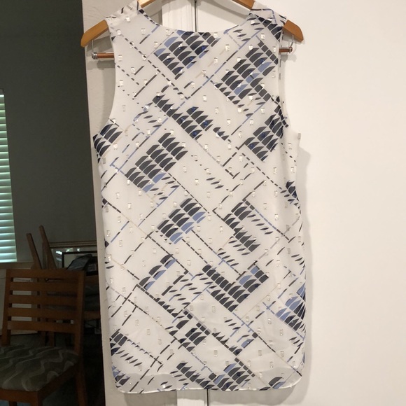 Like new! - WHBM Sleeveless Blouse - Picture 8 of 10